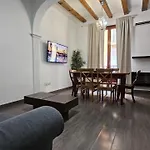 Romantic Apartment In The Center Of Barcelona