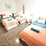 By Plaza Urquinaona Rooms