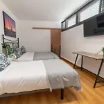 Barcelona Apartment Near Park Gueell