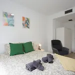 Three Bedroom Two Bathroom Apartment Close To Beach