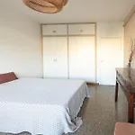 Rooms In Beautiful Apartment In Gracia