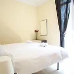 Rent4Days Sagrada Familia Apartments