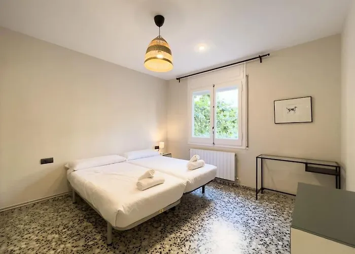 Bebarceloner Eixample Apartments - 3 Bedrooms