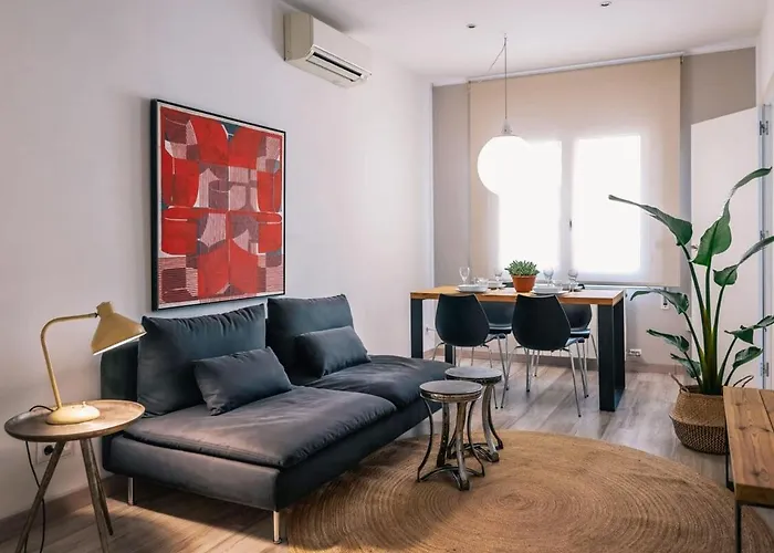Comfortable 3-Bedroom Next To Sagrada Familia