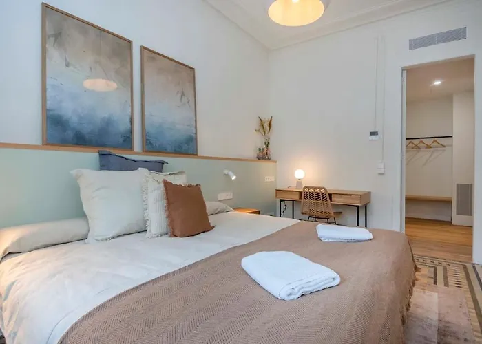 Amazing 5 Bedrooms 5 Bathrooms By Plaza Catalunya