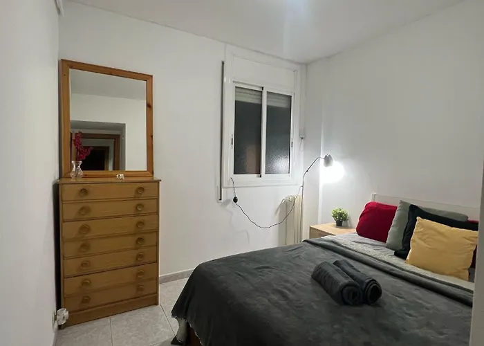 Comfortable And Well-Located Room - Shared Common Areas