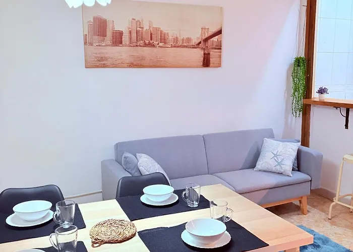 Amazing And Stylish Flat For 4 People With Breakfast Included 2 Blocks Away From Poblenou Beach