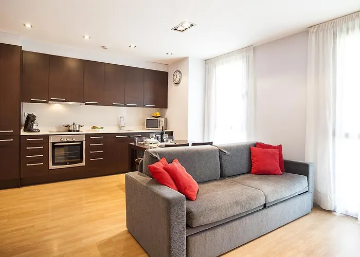 Short Stay Group Camp Nou Serviced Apartments