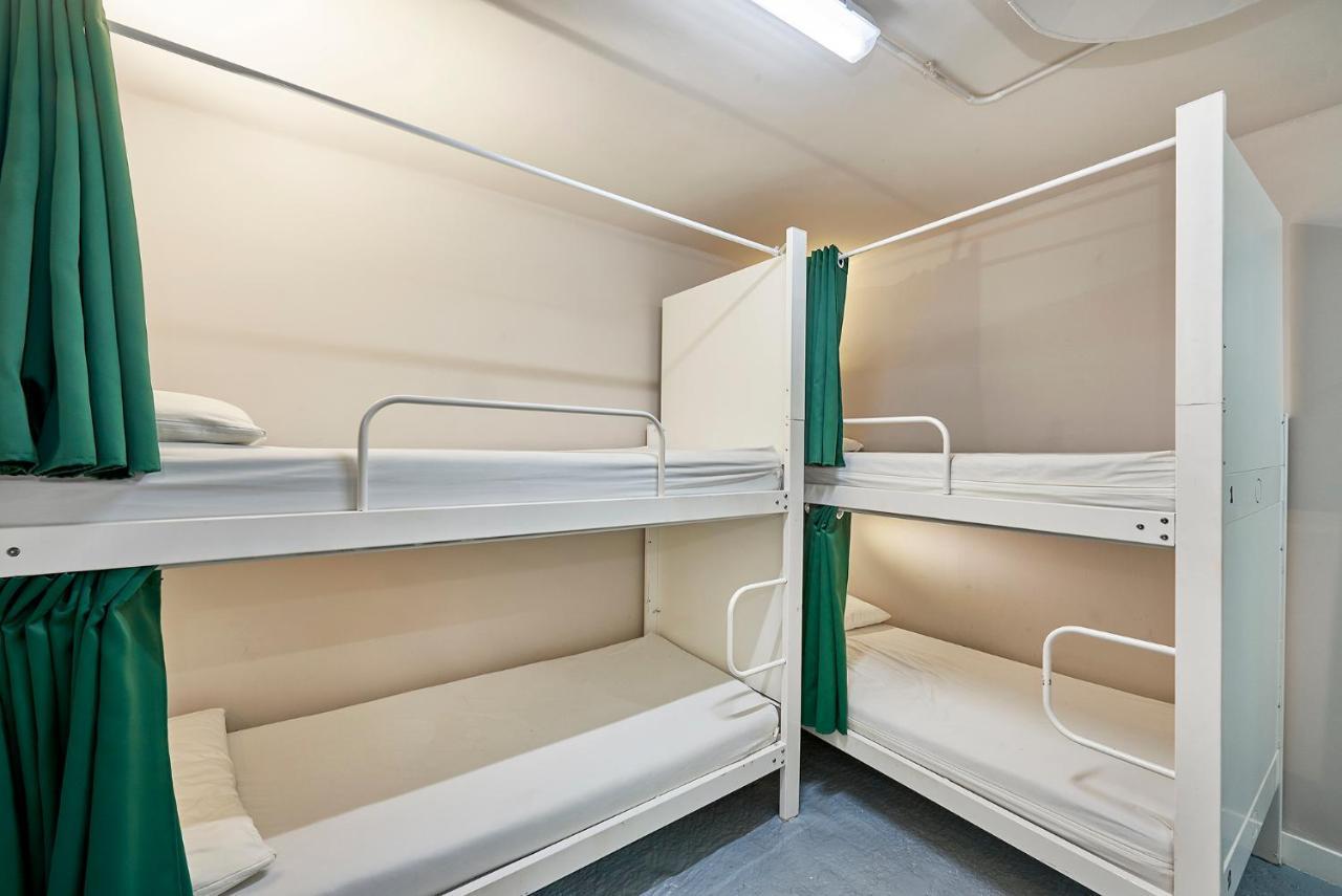 Hola Eixample Hostel Barcelona