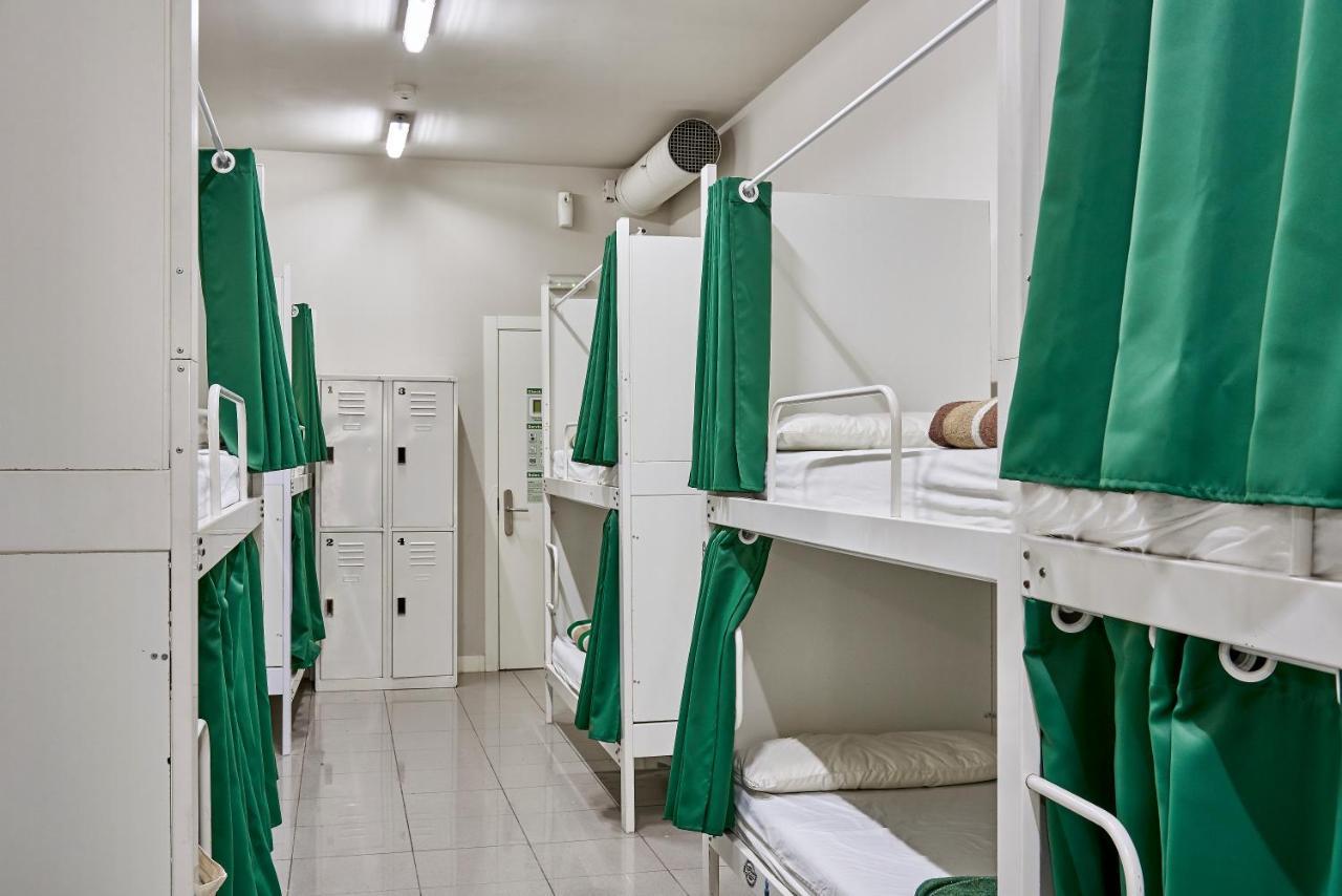 Hostel Hola Eixample Barcelona