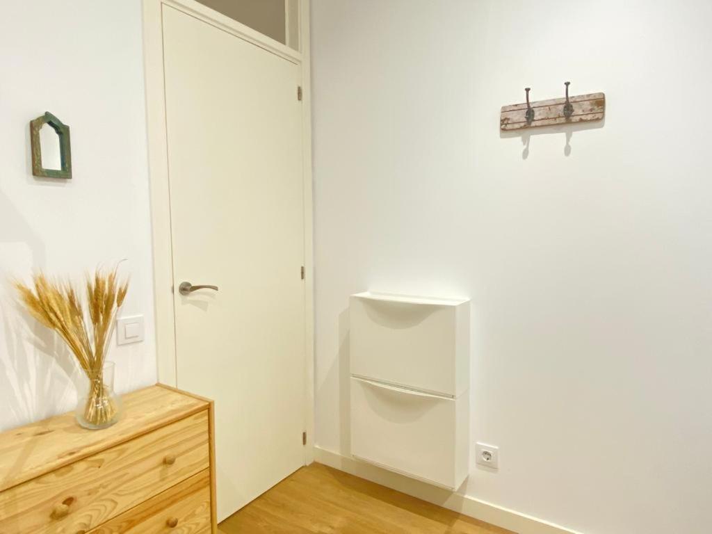 Apartment Lovely New 20 Minutes From Center. Barcelona