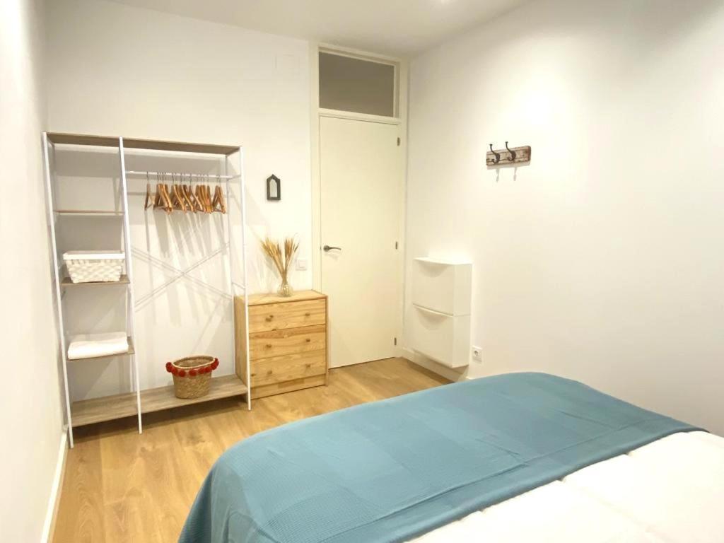 Apartment Lovely New 20 Minutes From Center. Barcelona
