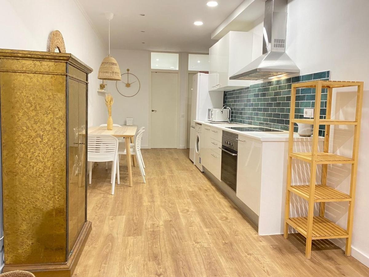 Lovely New 20 Minutes From Center. Barcelona