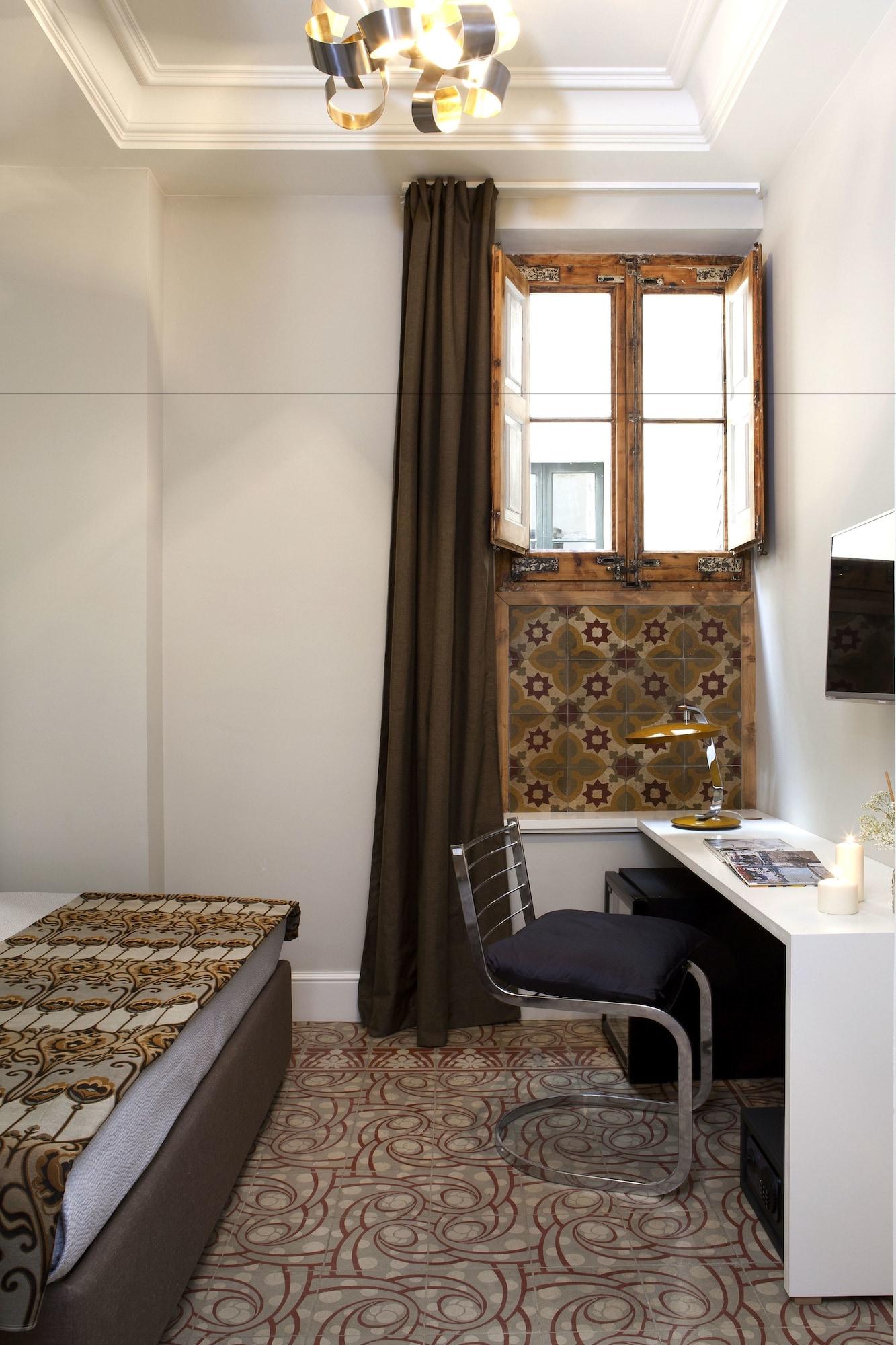 We Boutique 3*