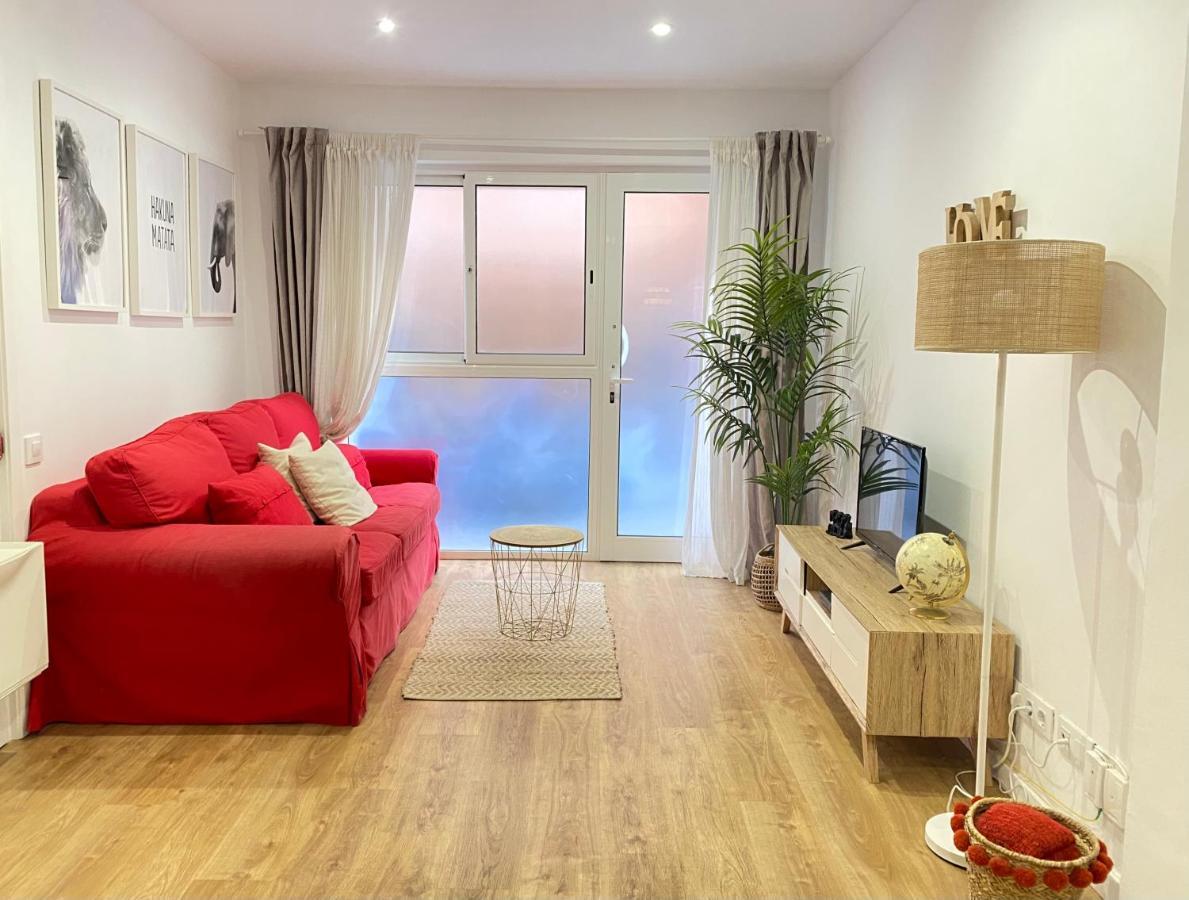 Lovely New 20 Minutes From Center. Apartment Barcelona