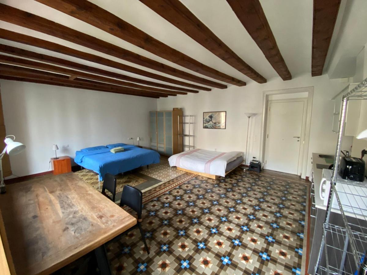 Lovely 2-bed In Barcelonas Location Apartamento *