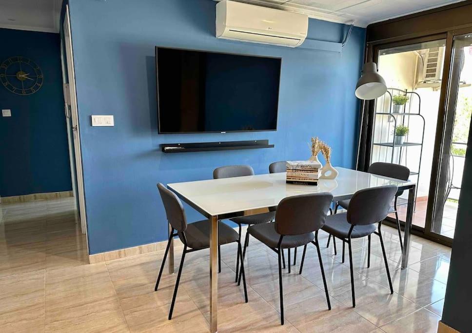 Apartamento 8 Min Walk To The & 10 Min Walk To Convention Centre ! Barcelona