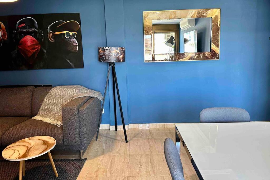 8 Min Walk To The & 10 Min Walk To Convention Centre ! Apartamento *