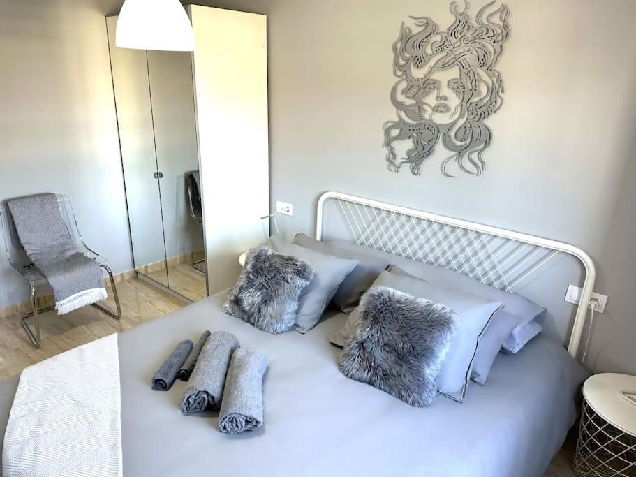 Apartamento 8 Min Walk To The & 10 Min Walk To Convention Centre ! *