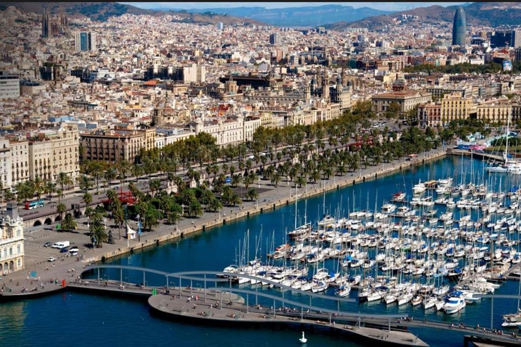 Apartamento 8 Min Walk To The & 10 Min Walk To Convention Centre !
