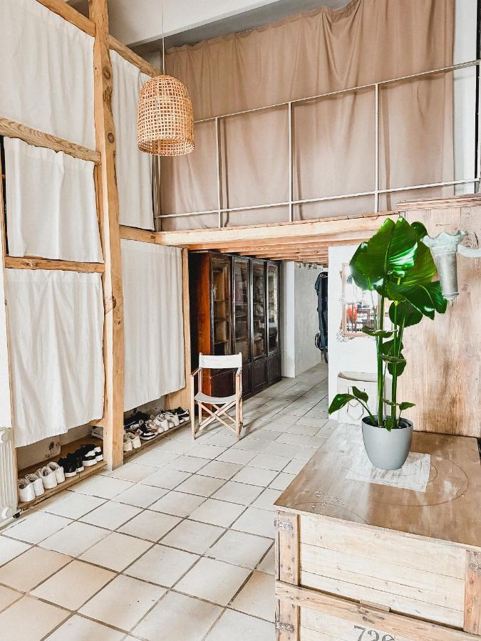 Privada, Casa Compartida Con Pareja Private Room, Shared House With A Couple * Barcelone