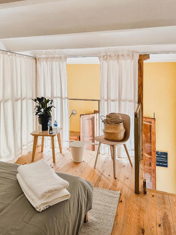 Appartement Privada, Casa Compartida Con Pareja Private Room, Shared House With A Couple Barcelone