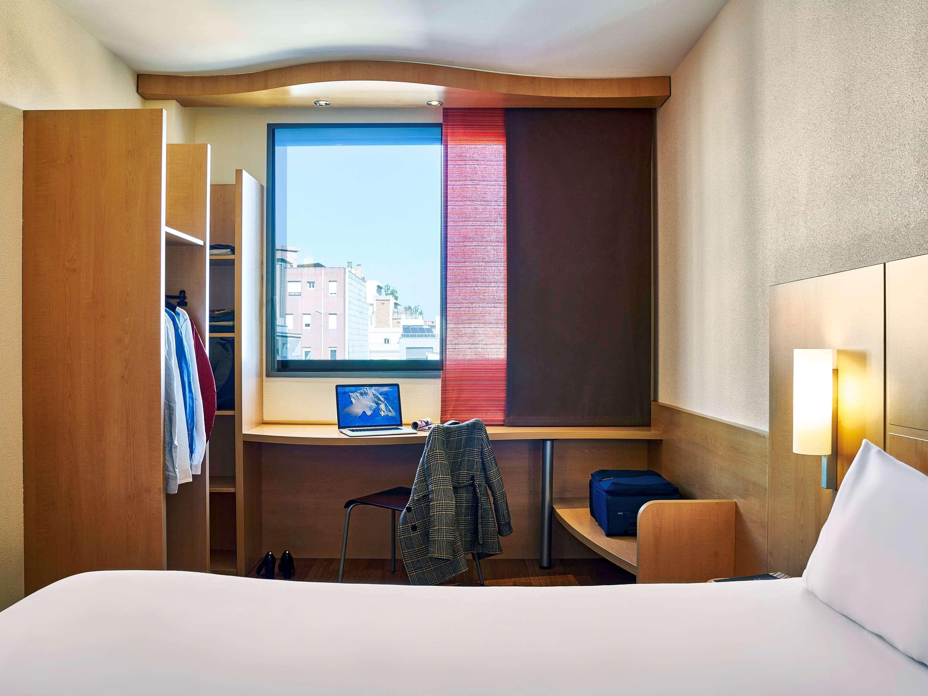 Ibis Centro Hotel 2*