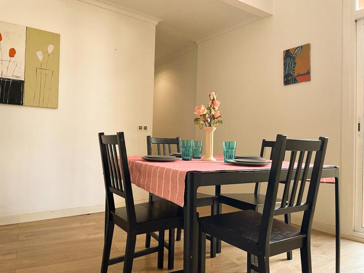 By La Rambla Rooms * Barcelone