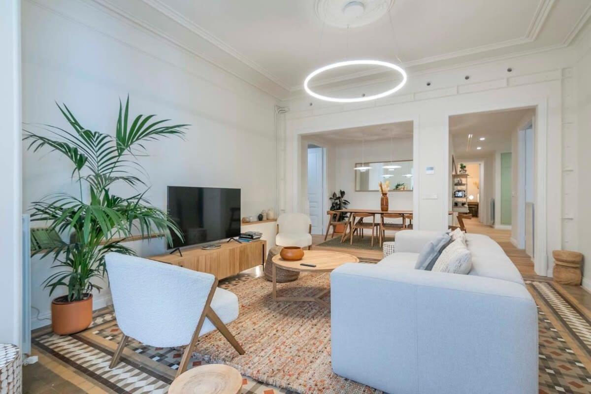 Amazing 5 Bedrooms 5 Bathrooms By Plaza Catalunya Appartement *