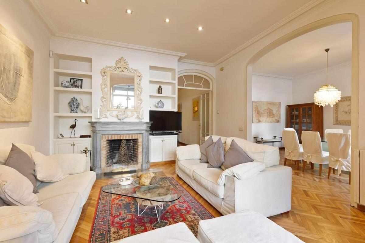 Huge Historic 5bd With Private Terrace! Apartment Barcelona