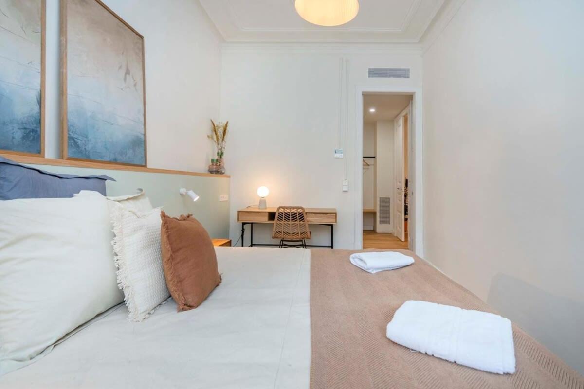 Amazing 5 Bedrooms 5 Bathrooms By Plaza Catalunya