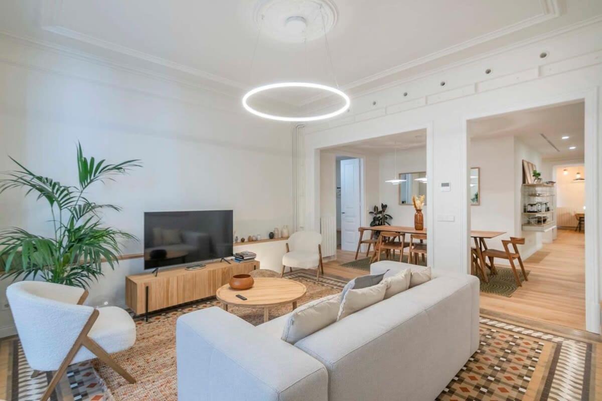 Amazing 5 Bedrooms 5 Bathrooms By Plaza Catalunya Appartement *