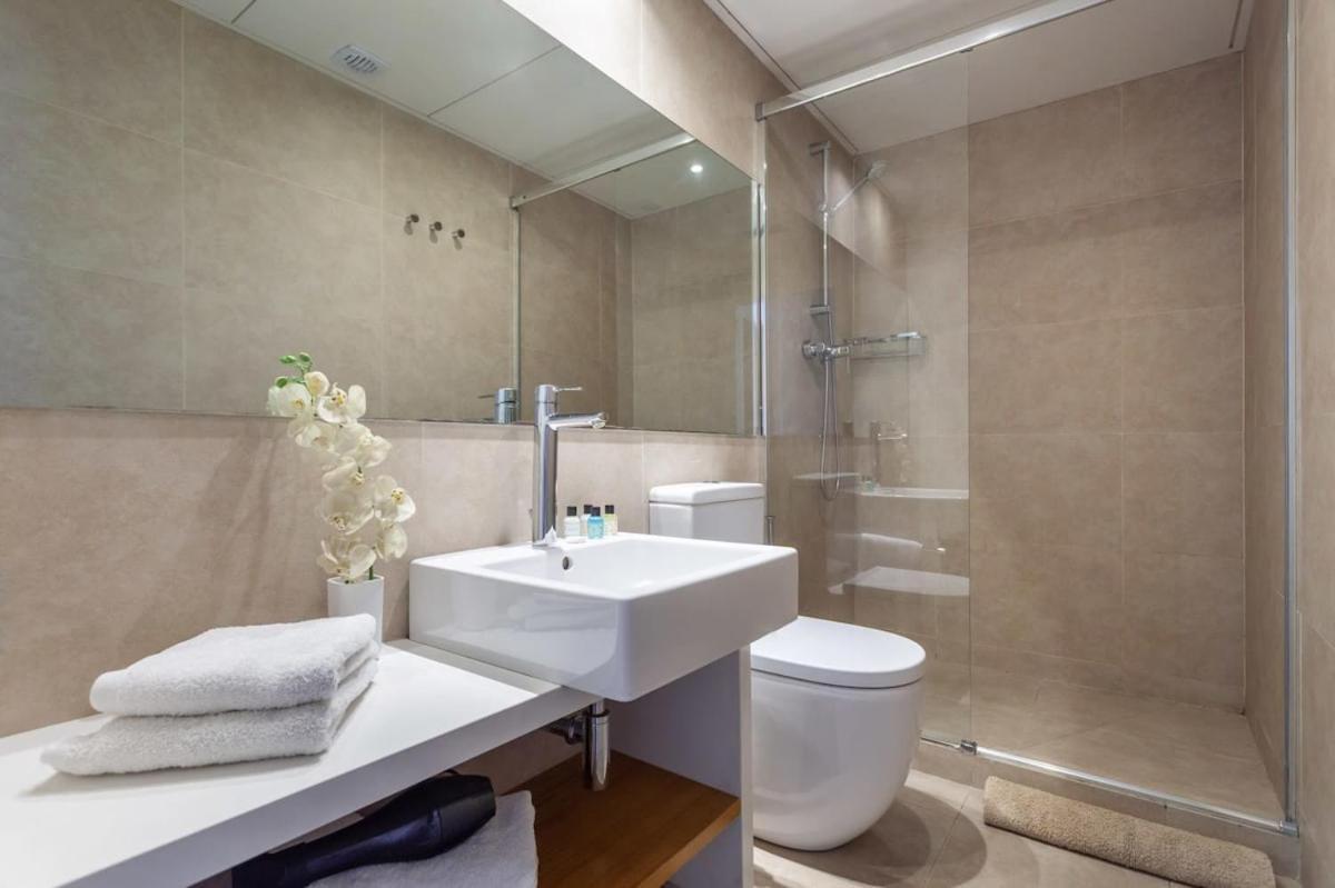 3-bedroom Penthouse With Terrace In Eixample Barcelona