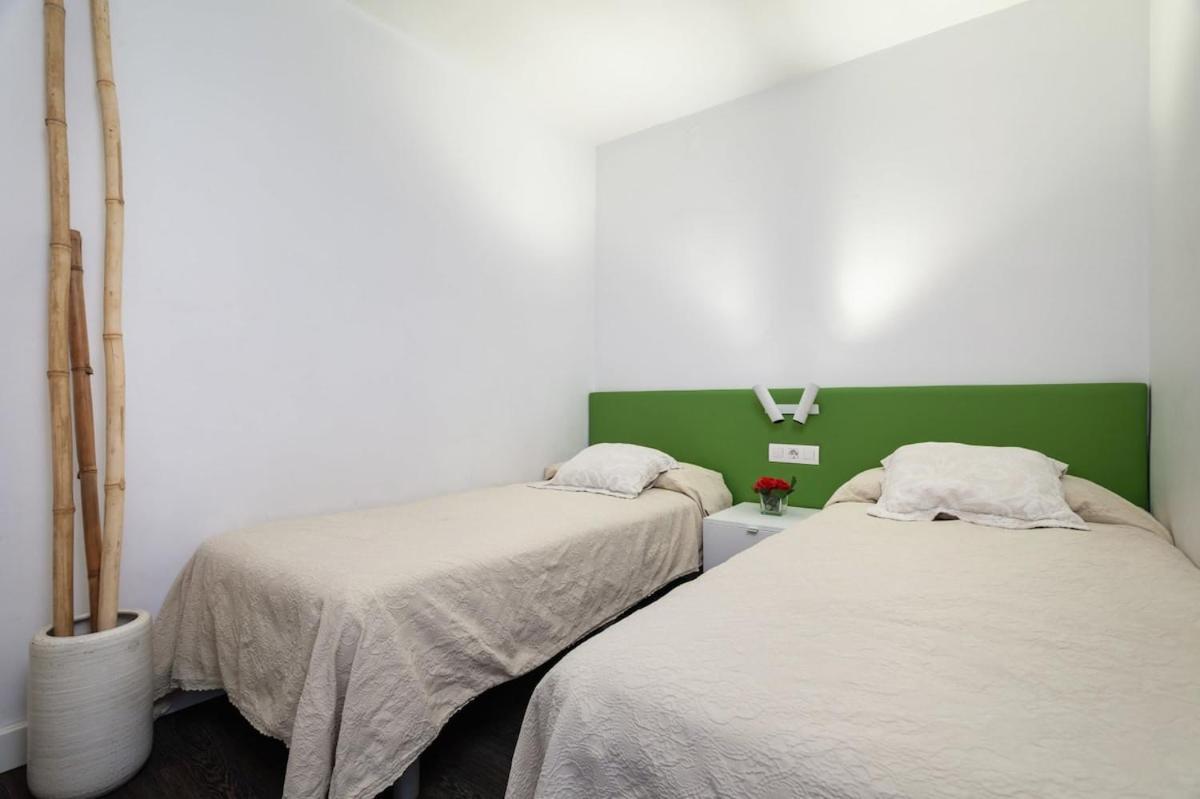 Apartamento 3-bedroom Penthouse With Terrace In Eixample