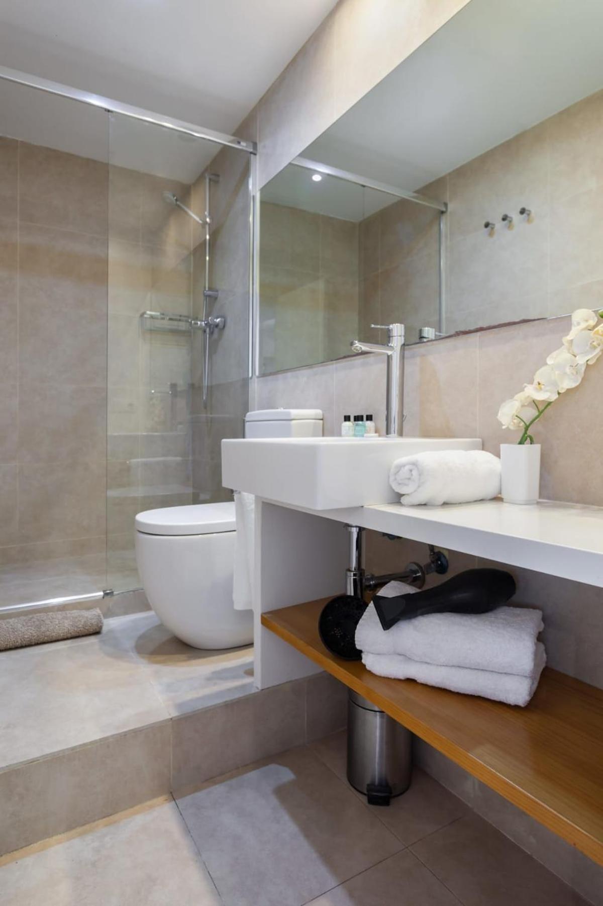 3-bedroom Penthouse With Terrace In Eixample Barcelona