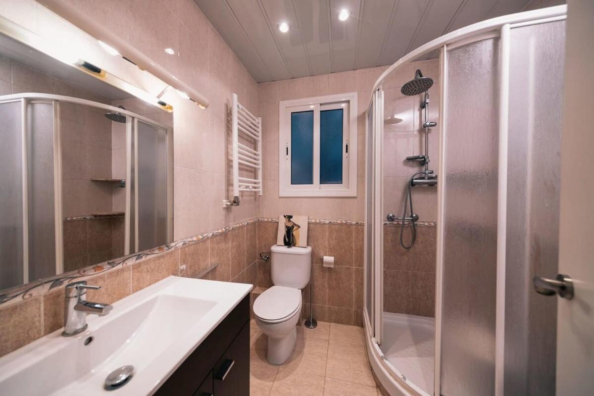 Comfortable 3-bedroom Next To Sagrada Familia *