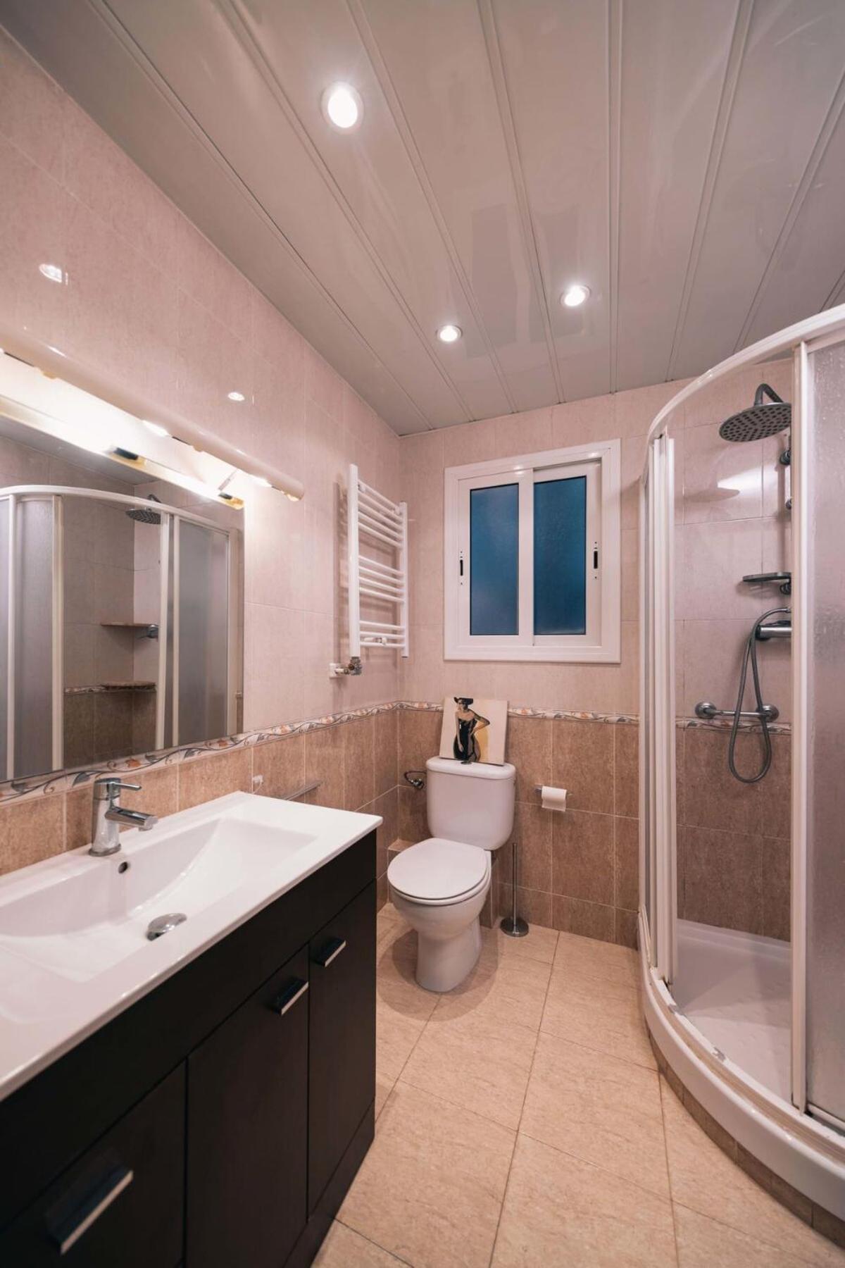 Apartment Comfortable 3-bedroom Next To Sagrada Familia Barcelona