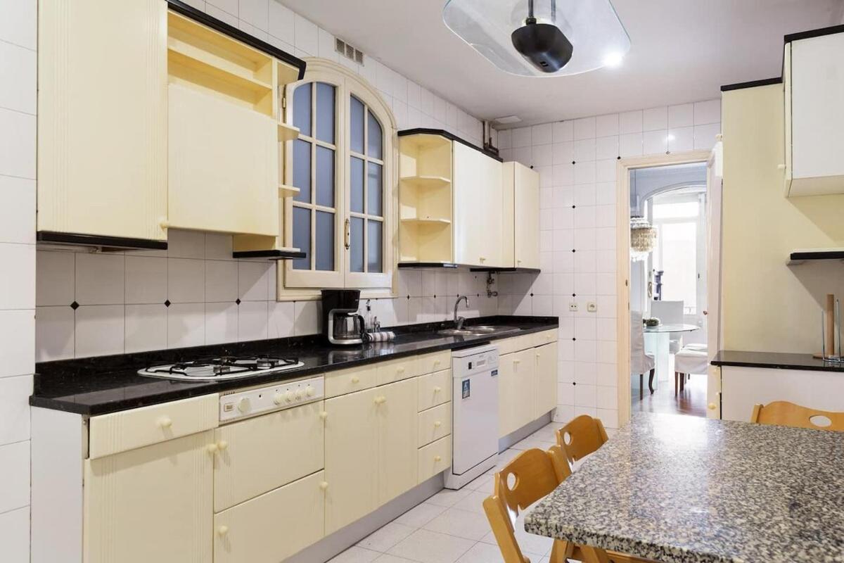 Huge Historic 5bd With Private Terrace!