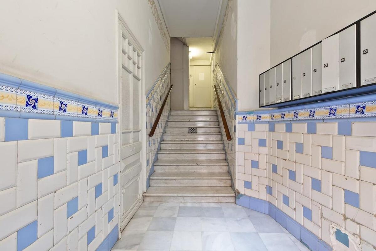Huge Historic 5bd With Private Terrace! * Barcelona