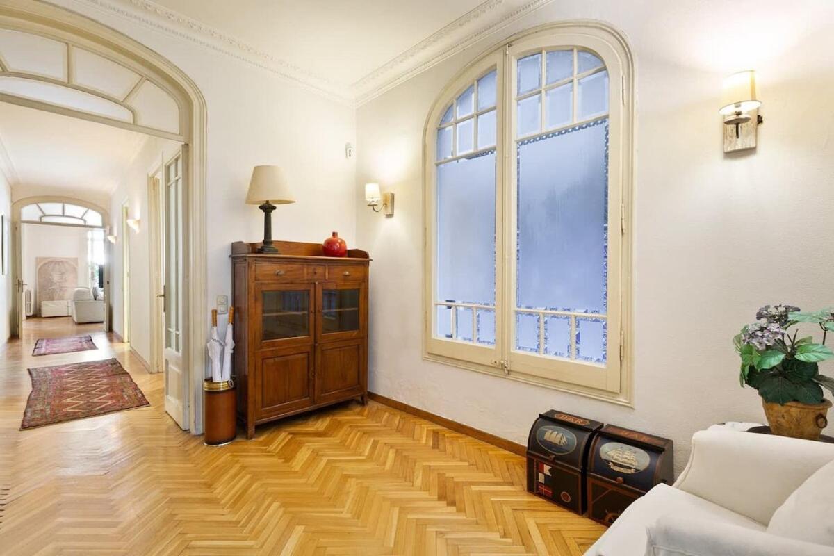 Huge Historic 5bd With Private Terrace! * Barcelona