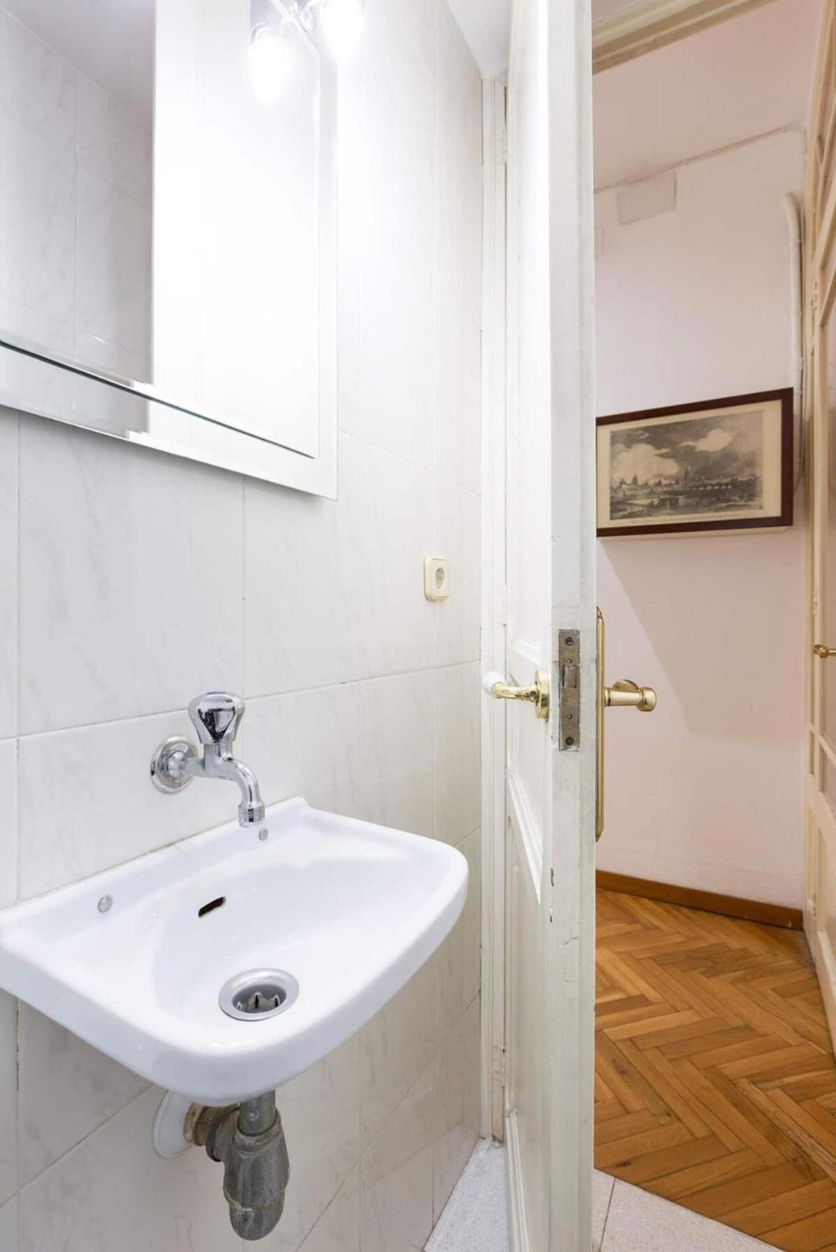 Huge Historic 5bd With Private Terrace! Apartment *