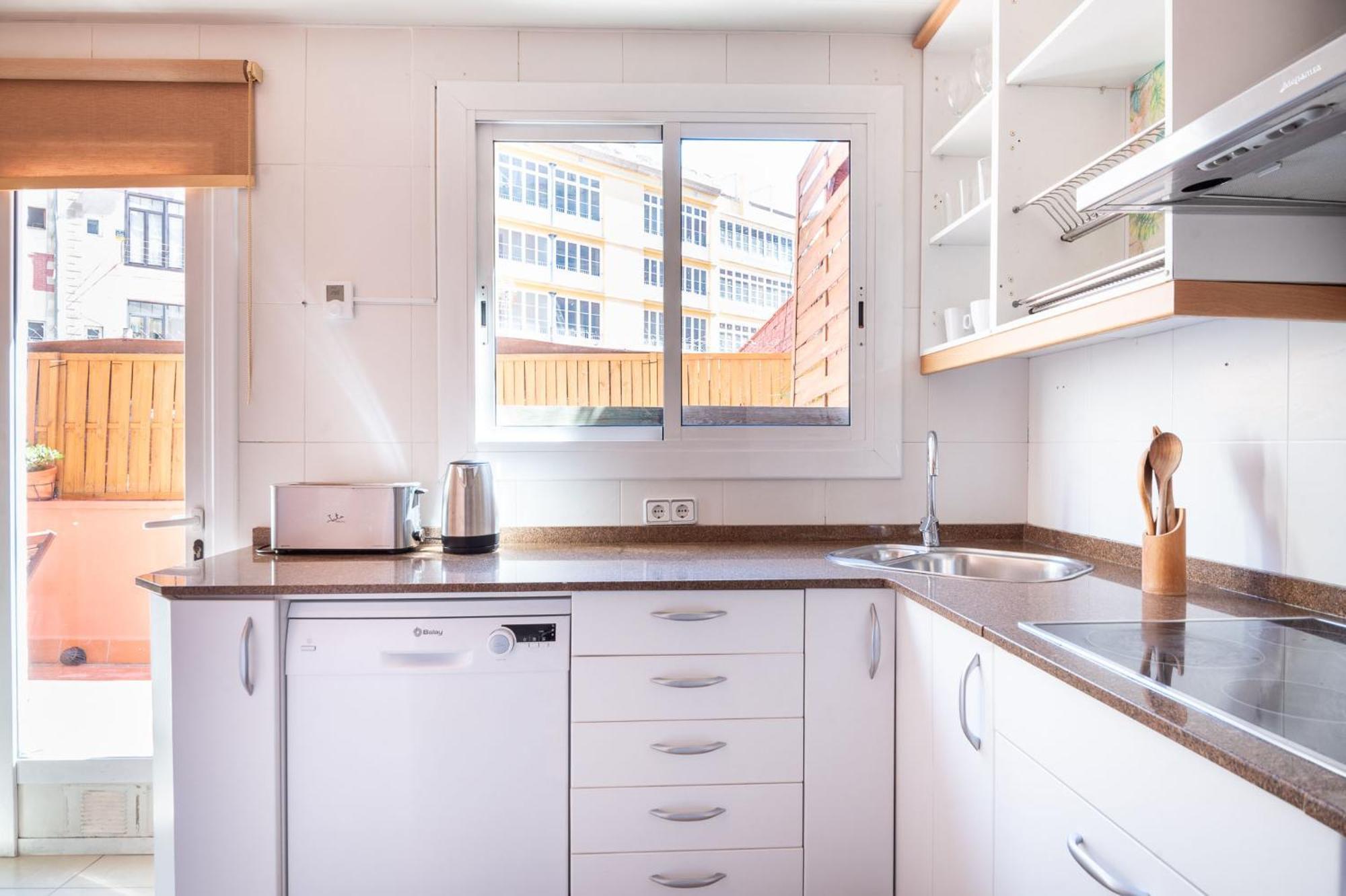 Spacious & Sunny With Terrace In The Center Apartamento