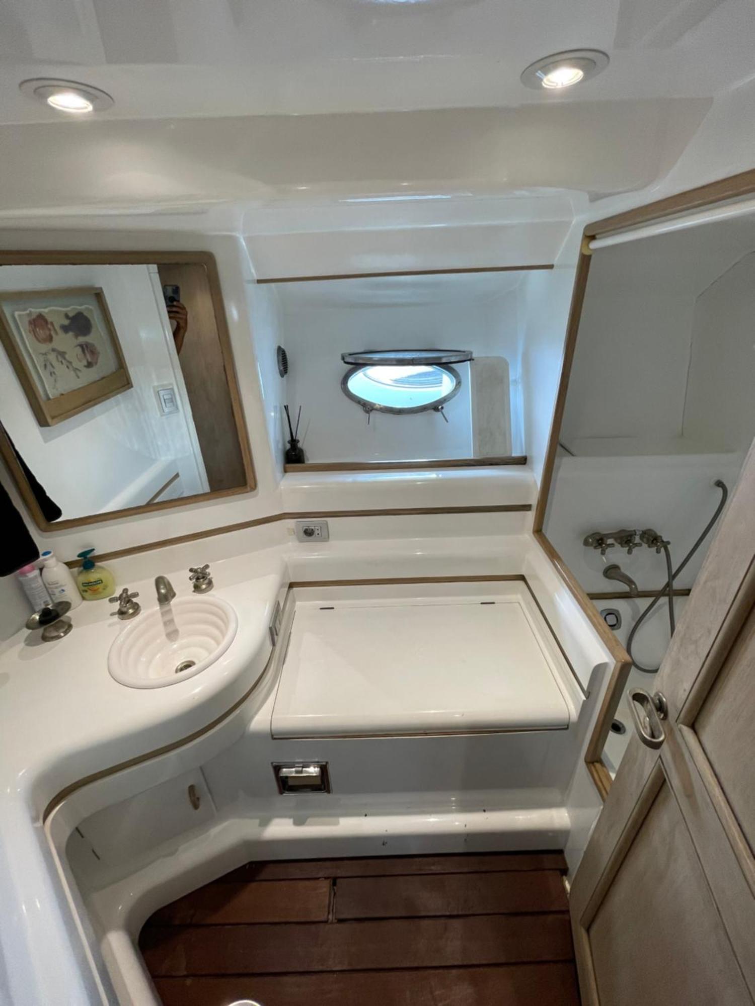 Yate Stv Bateau-hôtel *