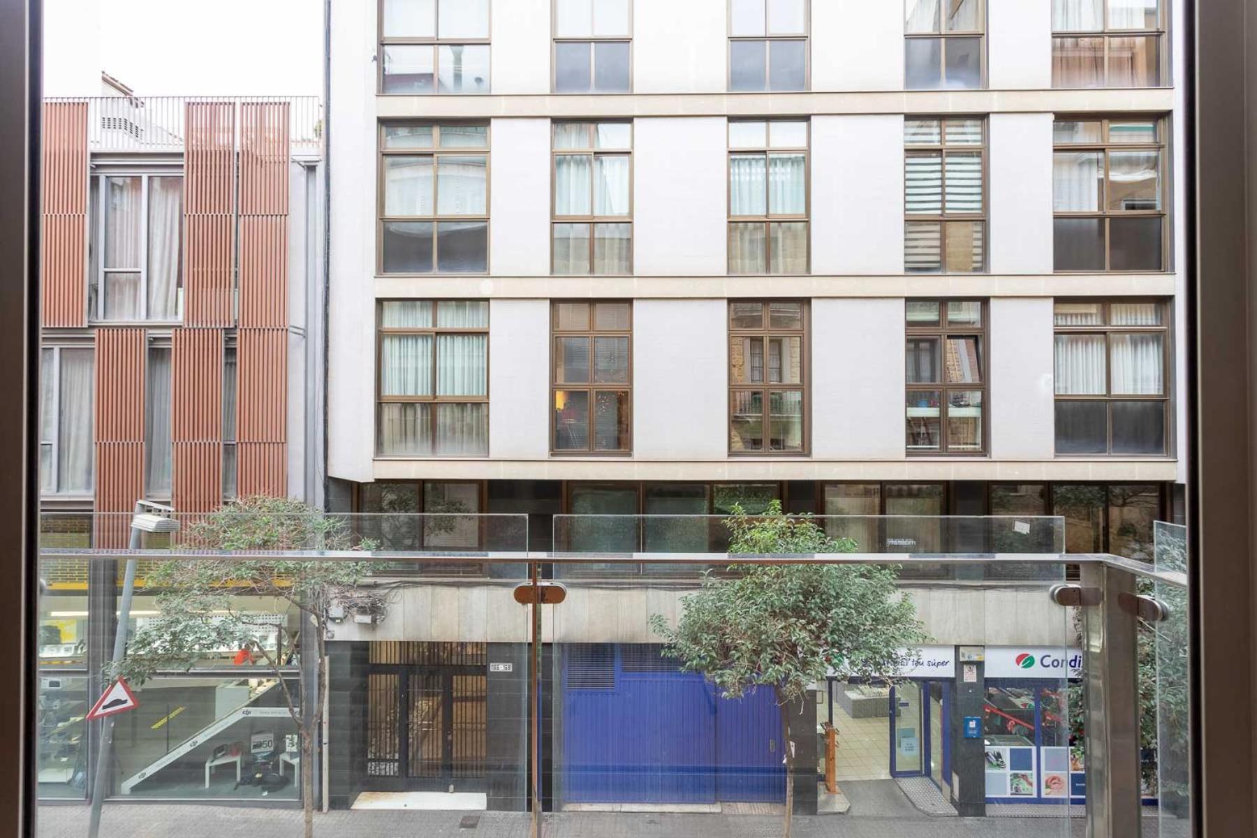 My Space Brand New In City Center Apartment Barcelona