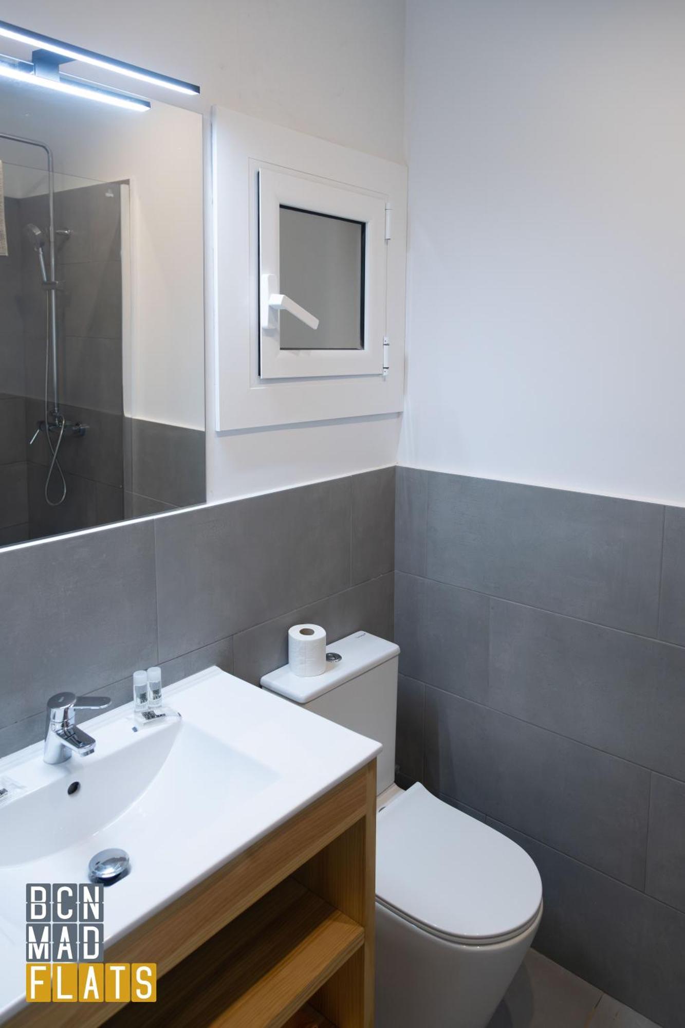 - Eixample Pb Apartment