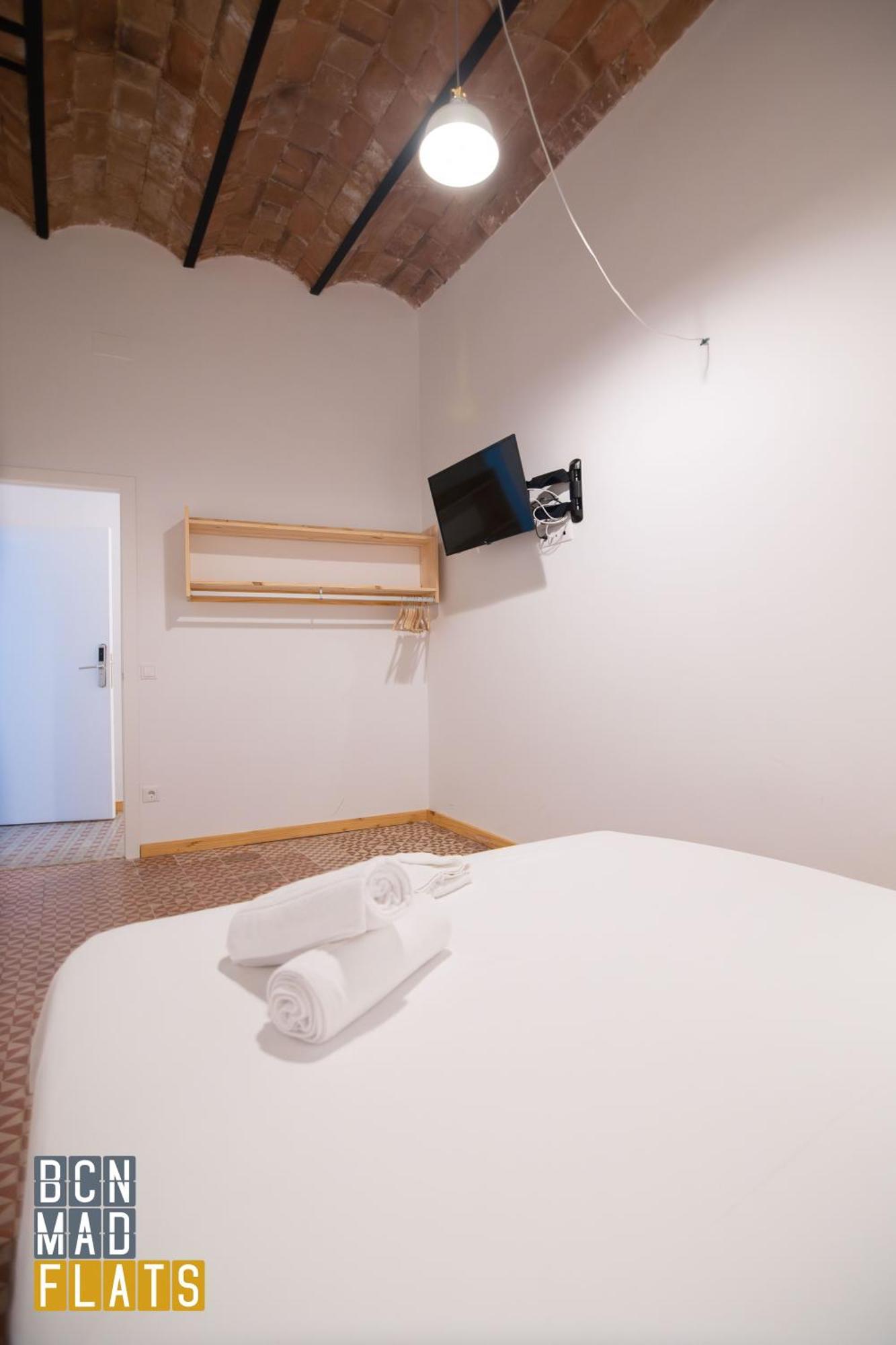 - Eixample Pb Apartment *