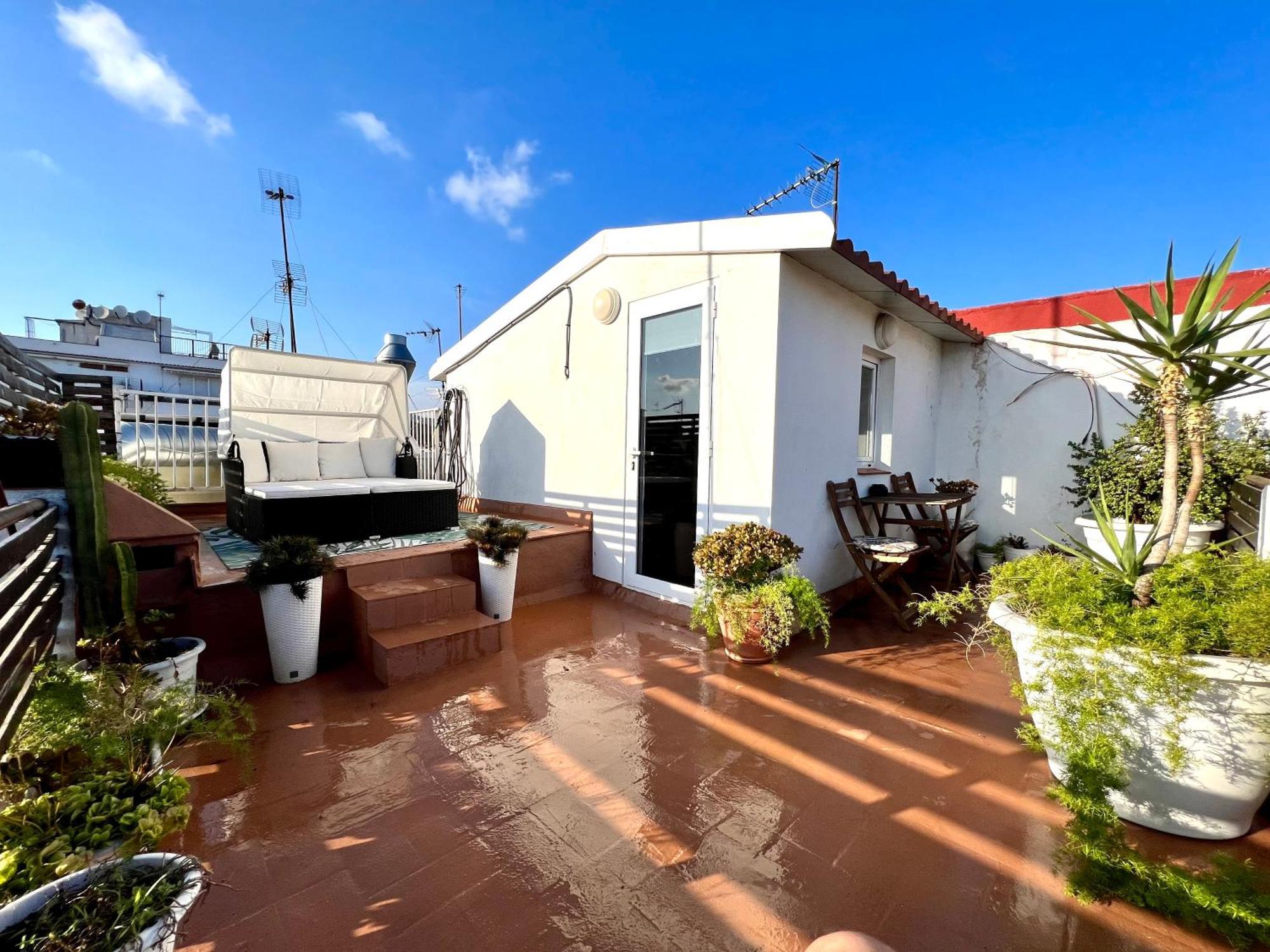 Diamond Rooftop & Private Terrace Sea Views *