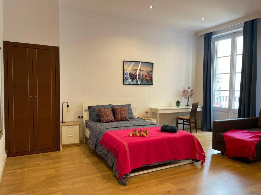 By La Rambla Rooms Barcelone