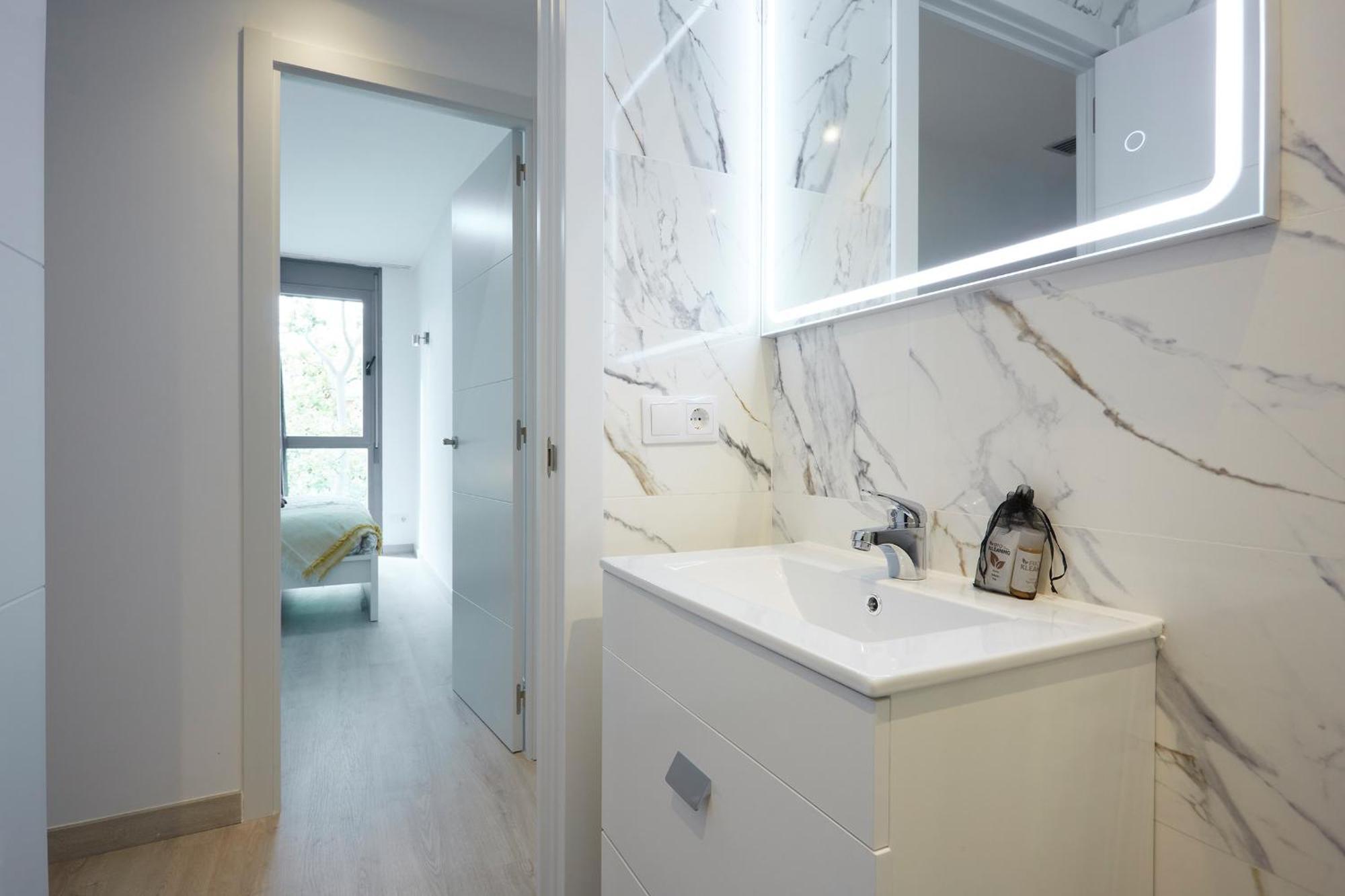 Three Bedroom Two Bathroom Close To Beach *