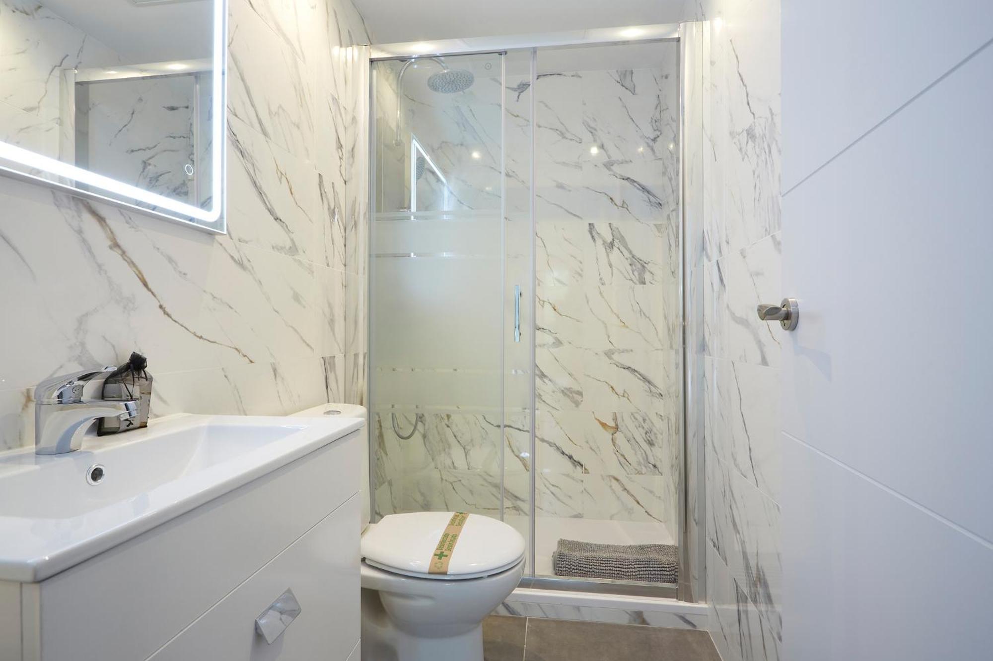 Three Bedroom Two Bathroom Close To Beach * Barcelona